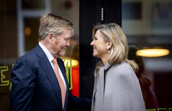 El rey Guillermo Alejandro y la reina Máxima de los Países Bajos ayer celebraron su aniversario de bodas número 24. (EFE/EPA/KOEN VAN WEEL)