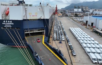 El obstáculo no radica en la falta de demanda, sino en la carencia de transporte, ya que las fábricas chinas producen a un ritmo que las navieras no pueden seguir.