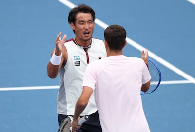 Bu Yunchaokete (24 años), saluda a Rafael Jódar, al que venció con facilidad en tres mangas, por la primera ronda del US Open.