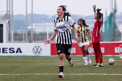 Zunilda Coronel marcó cinco goles en esta fecha para la goleada de Libertad ante Luque por 8-0 / Gentileza @APFfutbolFEM