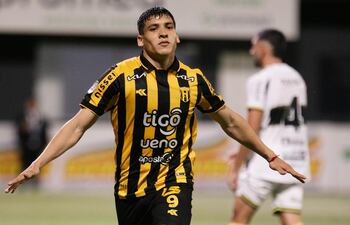 Iván Ramírez Ferreira, apodado Tanque, centroatacante de Guaraní.