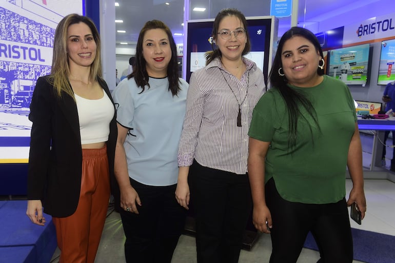 Joaquina Hidalgo, Marcia Da Silva, Adriana Acosta y Claudia Flores.