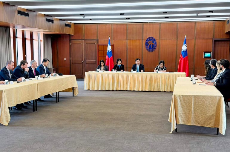 Embajador de Taiwán, Dr. Lin Chia-Lung, se reunió con periodistas paraguayos.