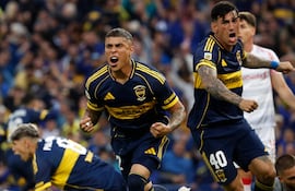 Ayrton Costa celebra el gol del triunfo de Boca Juniors sober Argentinos Juniors, que le permitió avanzar a las semifinales del torneo Clausura del fútbol argentino.