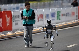 China, robot humanoide.