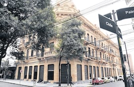 El gobierno en general y las autoridades de gestión financiera en particular han trabajado por más de 20 años en ir atendiendo una serie de exigencias y criterios claves para la concesión de la reciente calificación.