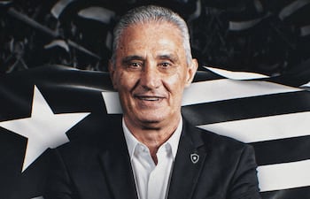 Con esta imagen, Botafogo presentó al entrenador Adenor Leonardo Bacchi, más conocido como "Tite".
