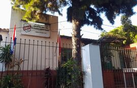 Fachada del Colegio Alvarín Romero de Recoleta.