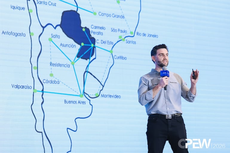 Claudio Pusineri, director comercial de Agrofuturo, en disertación.