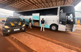 El bus con 24 pasajeros a bordo que tenía como destino la ciudad de Río de Janeiro.