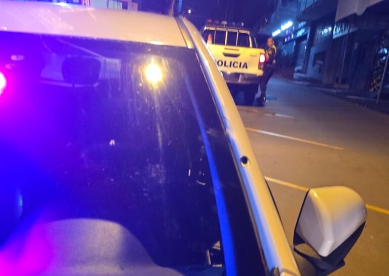 La patrullera fue impactada por uno de los proyectiles durante el enfrentamiento a tiros.