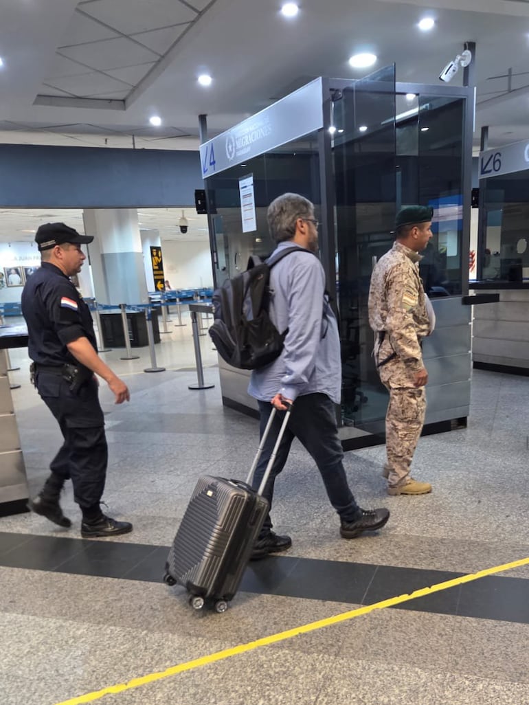 El brasileño Marcos Manoel Ribeiro de Assis, capturado con 27 kilos de oro en el aeropuerto Silvio Pettirossi de Luque.