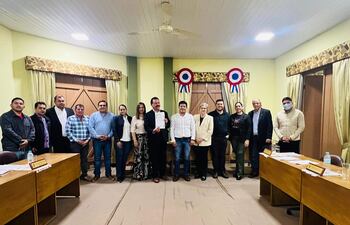 Autoridades municipales de Carapeguá declaran al músico y compositor José Calazán Centurión como "Tesoro Vivo".