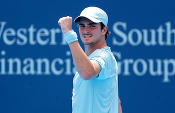 Brasil convocó este viernes a la joven promesa João Fonseca, el número 26 en el ránking mundial de la ATP, para el equipo que se medirá a Suiza el 18 y el 19 de septiembre en Río de Janeiro por el Grupo Mundial I de la Copa Davis.