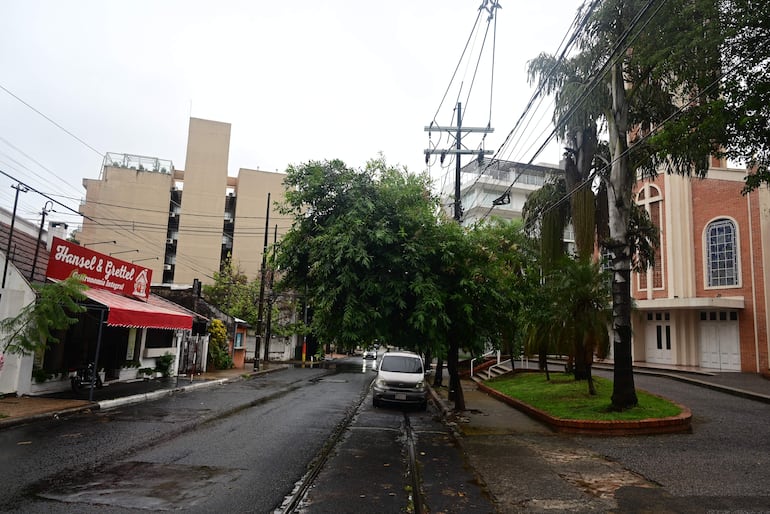 Iglesia de Las Mercedes, sobre la calle Padre Cardozo, símbolo de este barrio tradicional de la capital.
