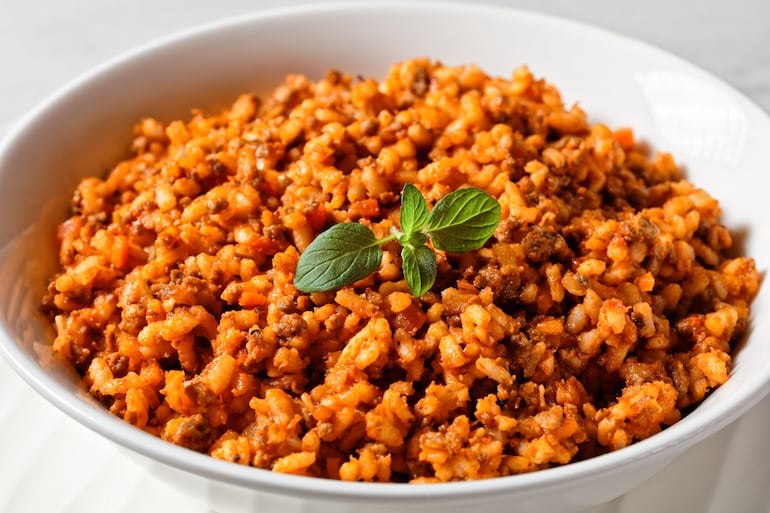 Arroz con carne molida.