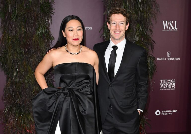 "Orgulloso de mi increíble esposa Priscilla", expresó Mark Zuckerberg en sus redes sociales. (ANGELA WEISS / AFP)