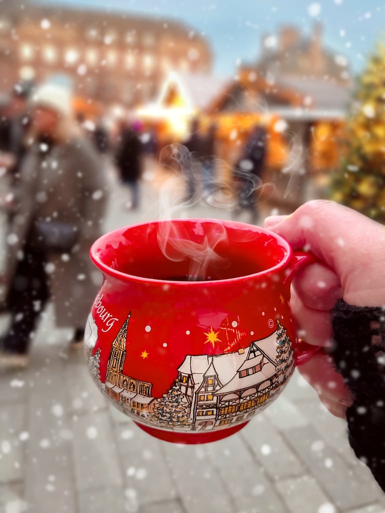 Vin Chaud, bebida navideña en Estrasburgo, Francia.