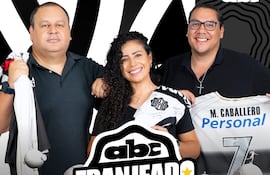 Nelson Casco, Noelia Leguizamón y Ariel Insfrán llevan adelante el programa de streaming ABC Franjeado.