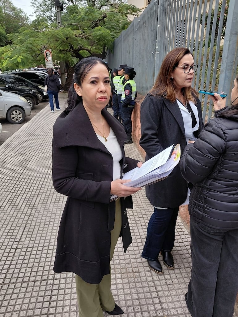 Más de 200 anestesiólogos presentaron sus renuncias masivas ante la mesa de entrada del Ministerio de Salud Pública y Bienestar Social (MSPYBS).