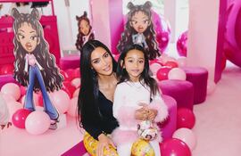 Kim Kardashian y la cumpleañera Chi Chi.