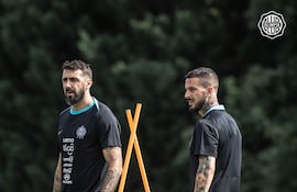 Lucas Pratto (36 años) y el reciente incorporado Darío Benedetto (34), cartas de gol en Olimpia.