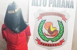 El adolescente fue entregado en la dependencia policial por su propia madre.