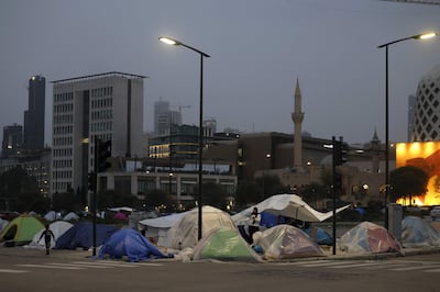 Beirut (Lebanon), 02/04/2026.- A makeshift camp in the waterfront area of Beirut, Lebanon, 02 April 2026. According to the UN, more than 1.1 million people have been displaced across the country following Israeli airstrikes on southern Lebanon, Beirut's southern suburbs, and the Bekaa Valley. The Lebanese Ministry of Public Health reported that over 1,300 people have been killed and 4,000 others injured since the start of renewed hostilities between Israel and Hezbollah. (Líbano, Hizbulá/Hezbolá) EFE/EPA/WAEL HAMZEH