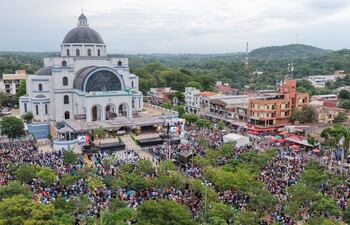 Imagen de dron de la Basílica de Caacupé, en la tarde del domingo.