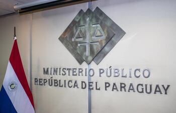 Ministerio Público aclara situación de agente fiscal que fue escrachada vía redes sociales.