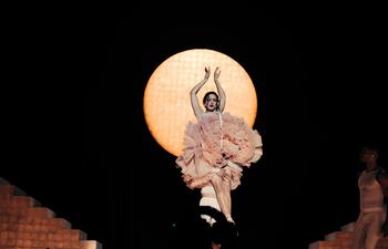 Fotografía facilitada por la organización del concierto de Rosalía este lunes en el Movistar Arena de Madrid.