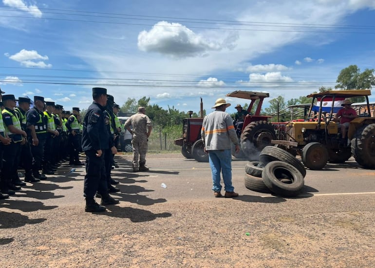 Enfrentamiento de cañicultores y policías