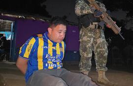 Bernardo Sebastián Duarte Garrido (23), detenido por presunta participación en un esquema de microtráfico que operaba a través de la barra brava "Chancholigans".