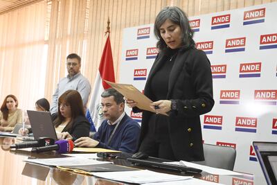 Apertura de las ofertas de precios de los agentes brasileños para comprar energía de la Central Acaray, perteneciente a la ANDE. Fue el 6 de setiembre último.