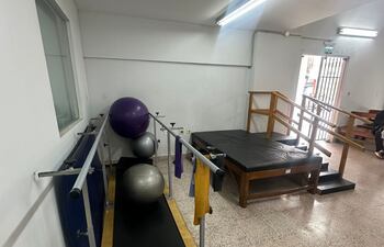 Habilitan servicio de fisioterapia en la Clínica Boquerón de IPS en el centro de Asunción.