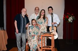 José Luis Ardissone, Margarita Irún, José Antonio Galeano, Kattya González y Nicolás Roig González preparan el espectáculo "En las calles de la memoria".