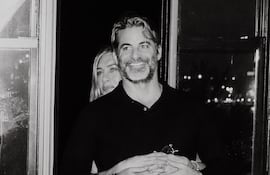 ¡Enamorados! Jennifer Aniston y Jim Curtis.