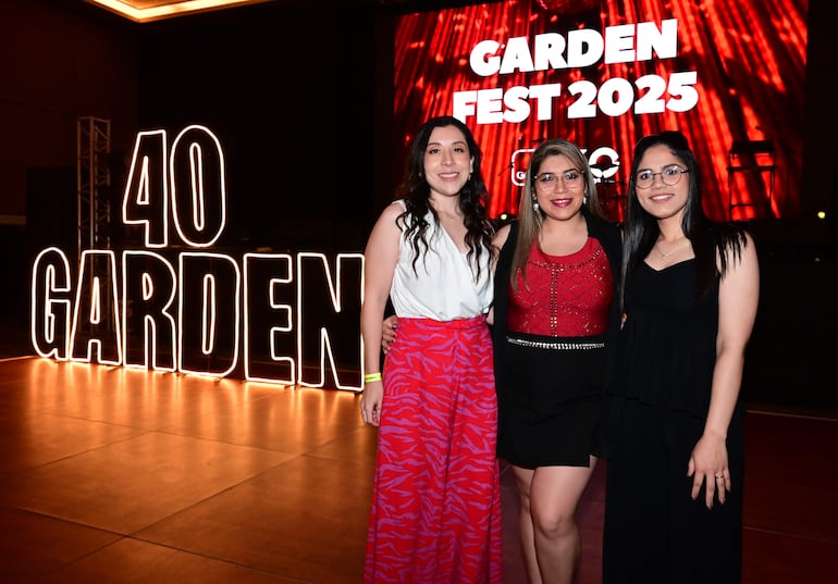 Lucía Alvarenga, Fátima Vera y Clara Benítez. 