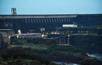 El acuerdo de tarifa de Itaipú incluyó la posibilidad de exportar energía al Brasil.