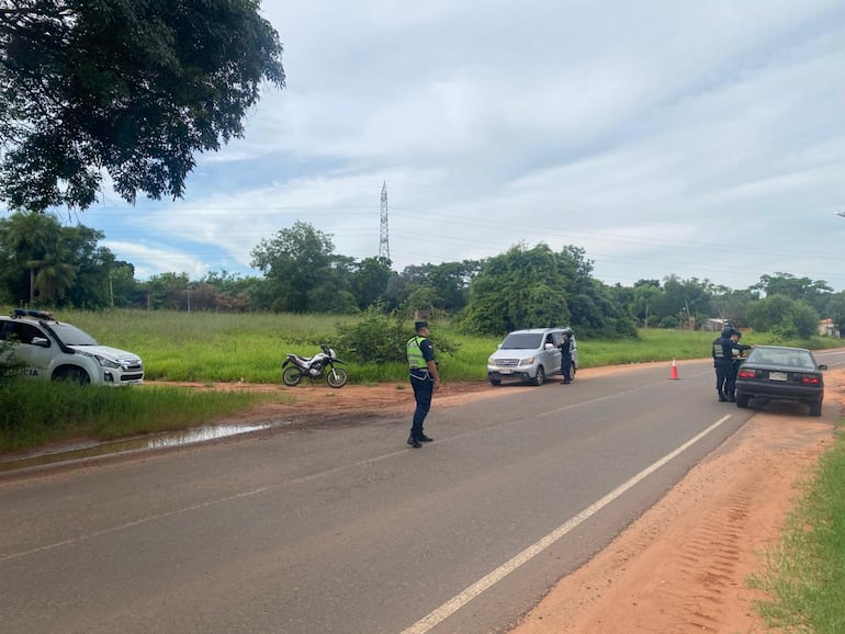 Policía realiza controles en vía pública y recuerda portar documentos personales