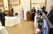 El diputado Hernán Rivas jura como miembro ante el presidente Enrique Bacchetta (ANR, añetete). El mismo presidente de la Cámara Baja, Pedro Alliana, asistió a la ceremonia de juramento.