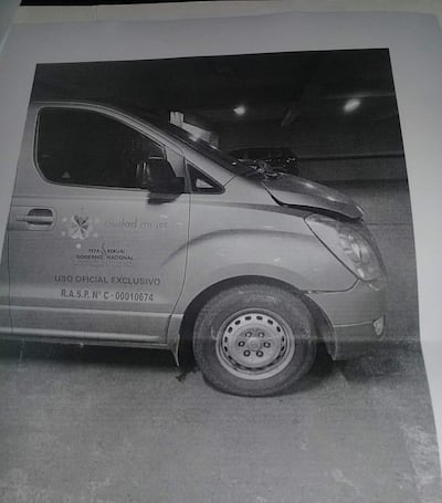 El móvil de Ciudad Mujer que el 5 de noviembre ocasionó un accidente de tránsito en San Lorenzo y su conductor no detuvo la marcha.