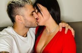 Mauro Icardi y Wanda Nara celebrando sus Bodas de Aluminio en Roma.