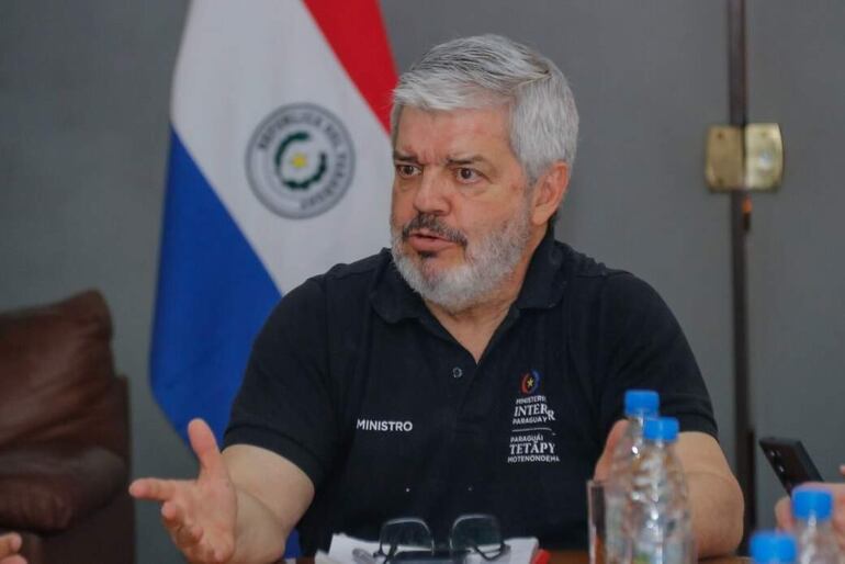 Ministro Enrique Riera.