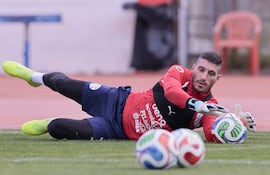 Gastón Olveira es uno de los nuevos rostros en la Albirroja, ¿será titular ante Gracia?