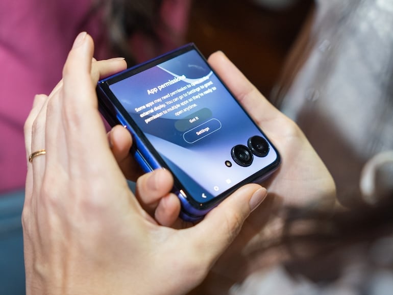 Motorola cuenta con un sistema de cuatro cámaras de 50 MP.