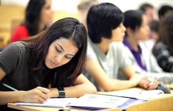 Ministerio de Defensa ofrece cursos de inglés, francés, chino mandarín y guaraní.