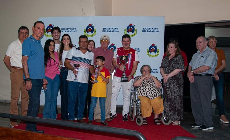 El premio Dr. José Garcete fue para el stud Don Honorio.