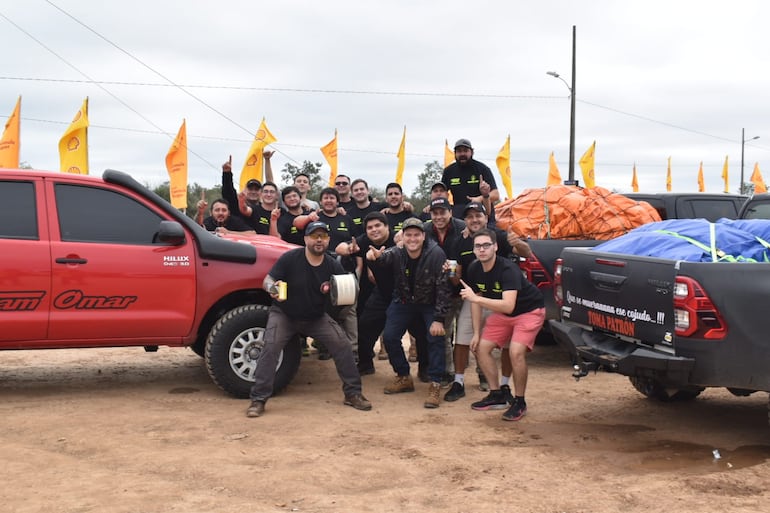 Los aficionados del automovilismo en la ciudad de Mariscal Estigarribia, epicentro de la edición 48 del Transchaco Rally.