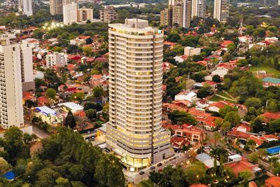 La estrategia de Fortaleza para mantener su confiabilidad se centra en fortalecer la confianza a través de la transparencia, la diversificación y la innovación.